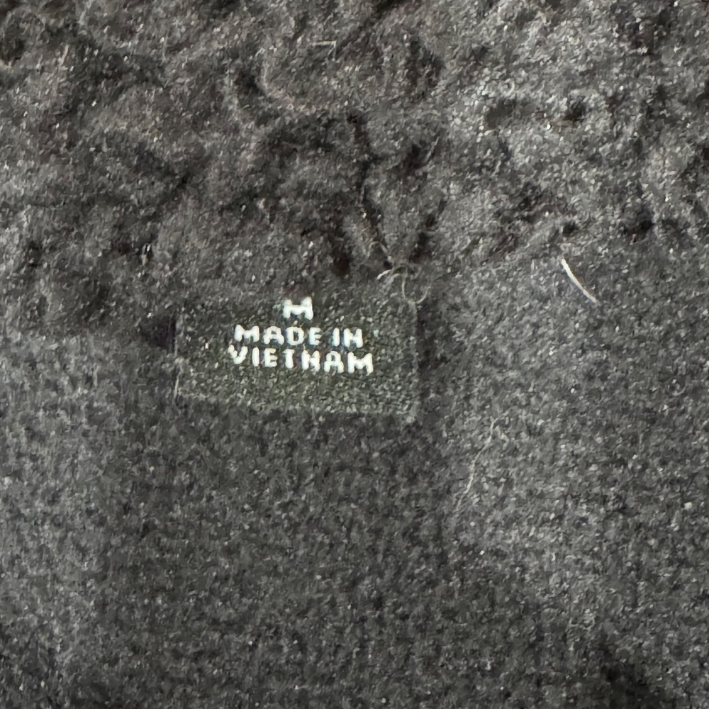 Women's Uniqlo Fuzzy Jacket. - Picture 3 of 5